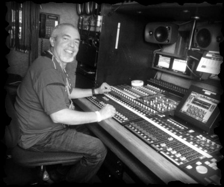 Berty Rodríguez at the console